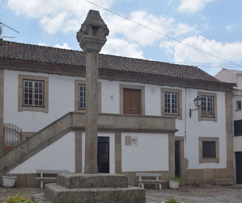 Pelourinho de Santa Marinha